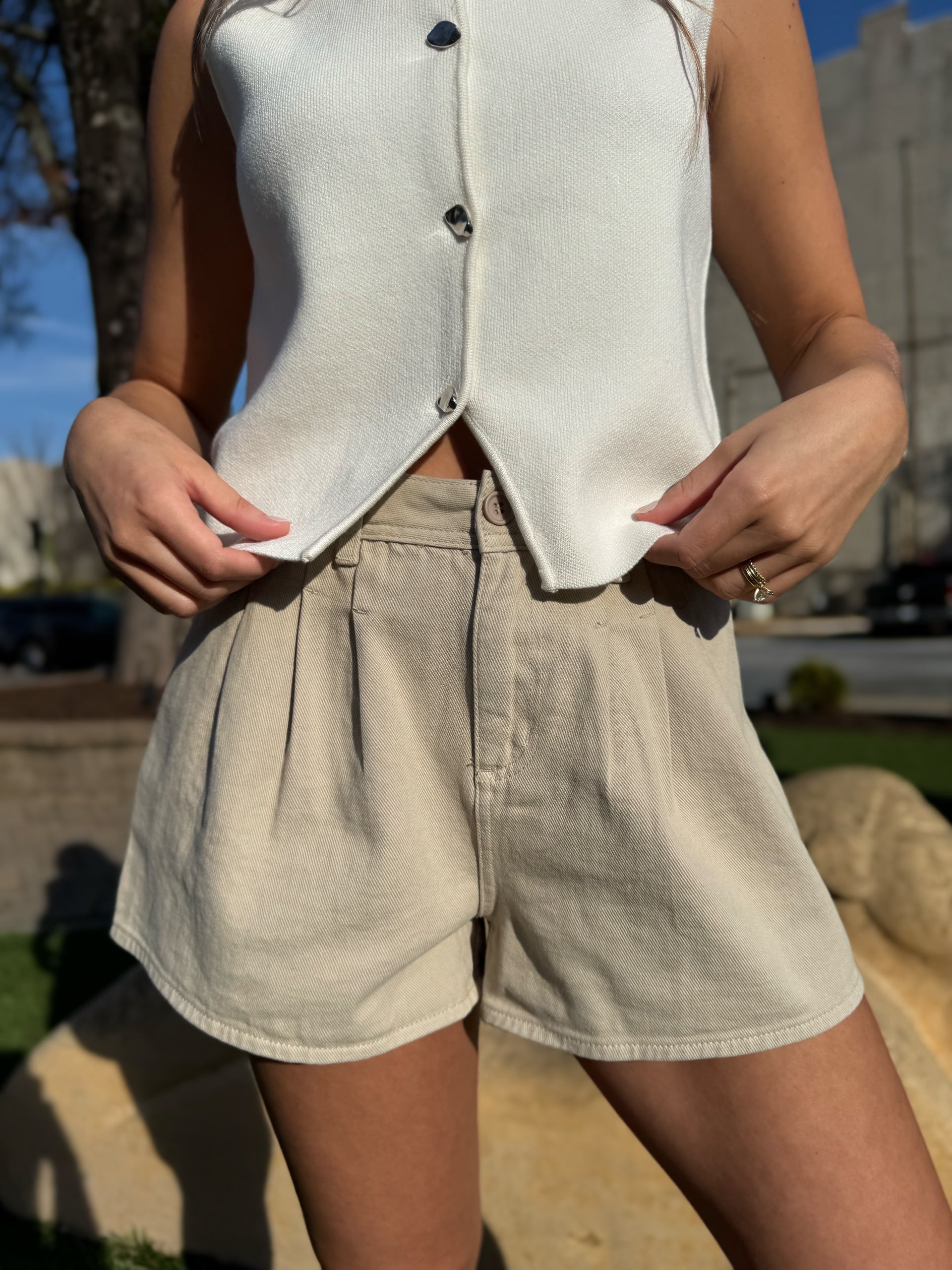 Collectique Pleated Beige Shorts Shorts Collectique Small