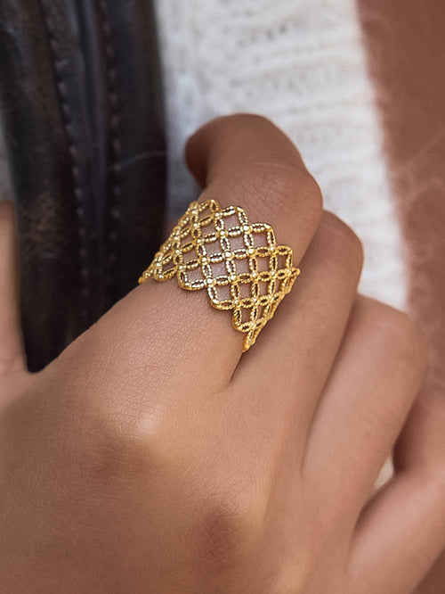 Alizée 18K Gold Non-Tarnish Lattice Statement Ring