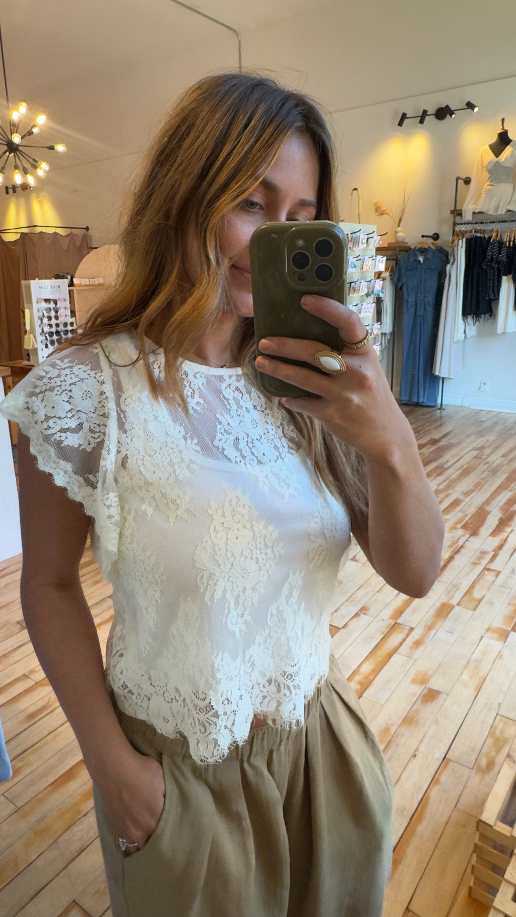 LACE SCALLOPED TOP