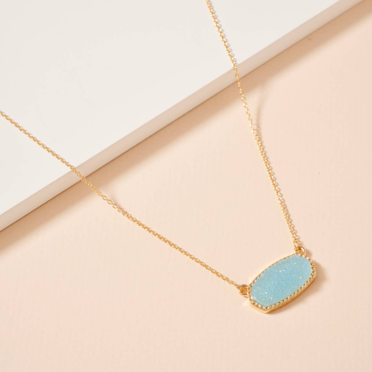 Collectique Druzy Stone Charm Short Necklace Necklace Lilla Haven One / 4SN11008 / Aqua Collectique One / 4SN11008 / Aqua Lilla Haven Necklace Druzy Stone Charm Short Necklace