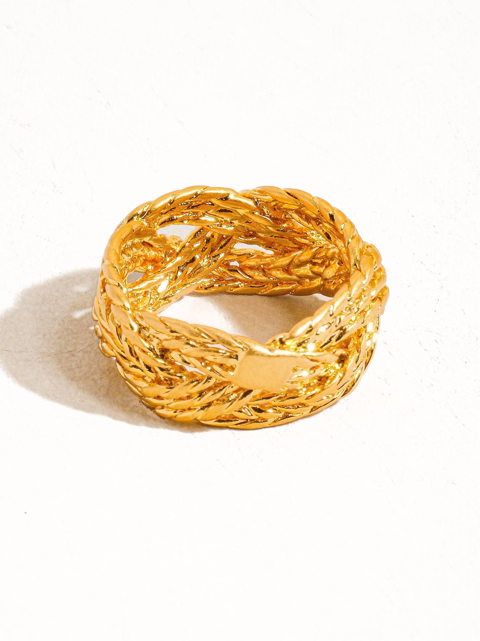 Collectique Celeste 18K Gold Vintage Twisted Bold Ring Flânerie by MAIQ Yellow Gold Collectique Yellow Gold Flânerie by MAIQ Celeste 18K Gold Vintage Twisted Bold Ring