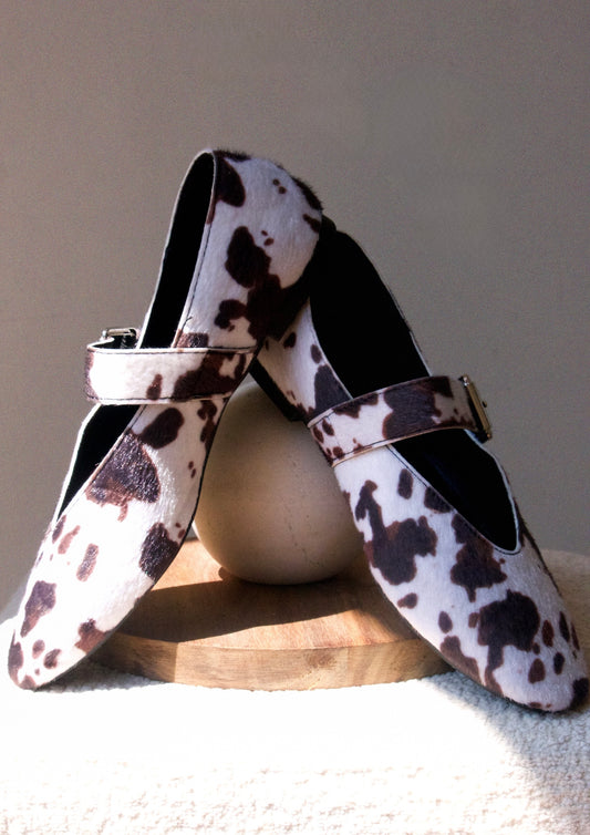 COW HIDE FLATS