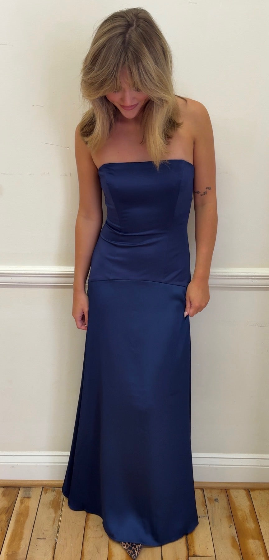 STRAPLESS NAVY MAXI DRESS
