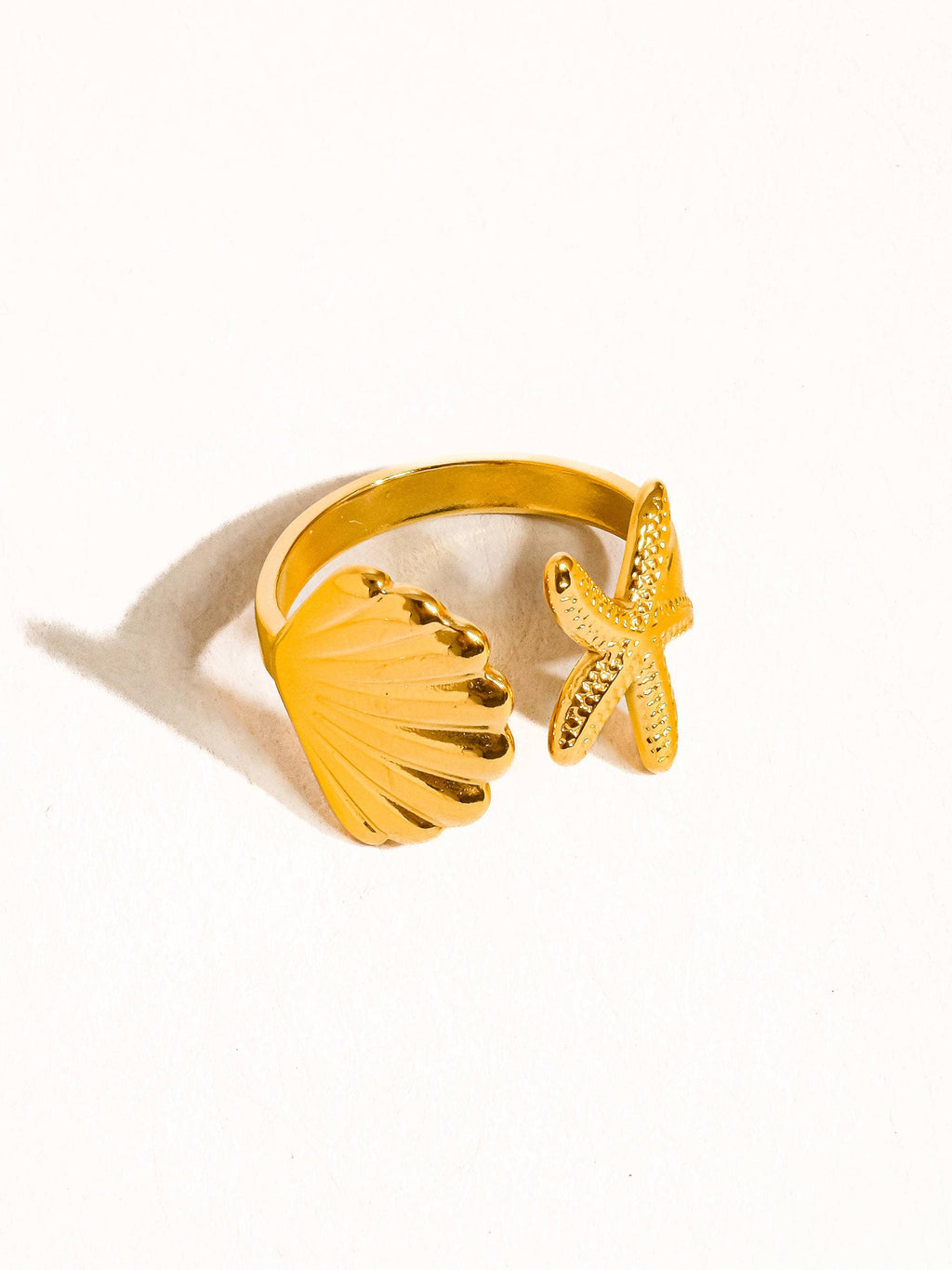 Étoilé 18K Gold Non-Tarnish Star and Shell Ring