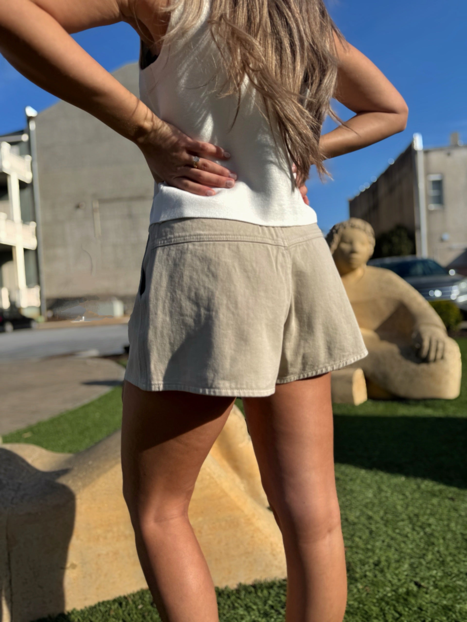 Collectique Pleated Beige Shorts Shorts Collectique Small