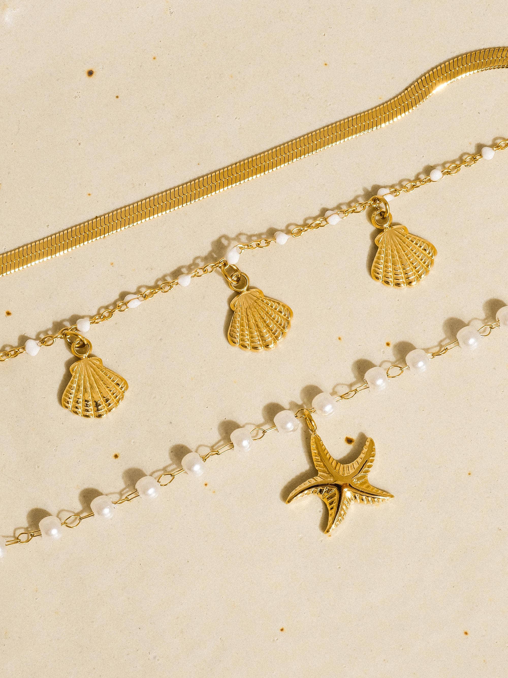 Cassis 18K Gold Non-Tarnish Shell Pearl Bracelet Set