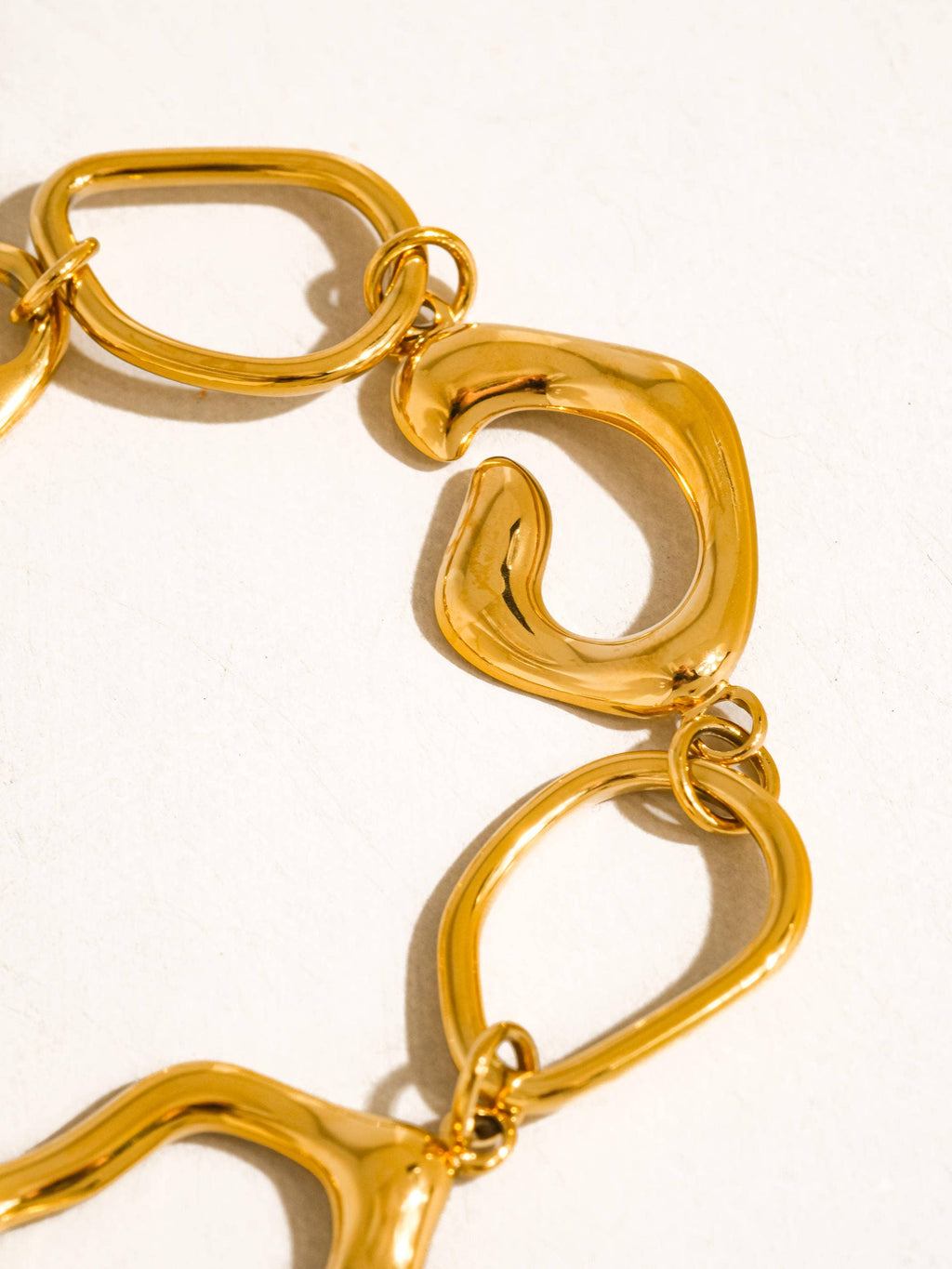 Collectique Capucine 18K Gold Non-Tarnish Link Toggle Bracelet Bracelets Flânerie by MAIQ Yellow Gold Collectique Yellow Gold Flânerie by MAIQ Bracelets Capucine 18K Gold Non-Tarnish Link Toggle Bracelet
