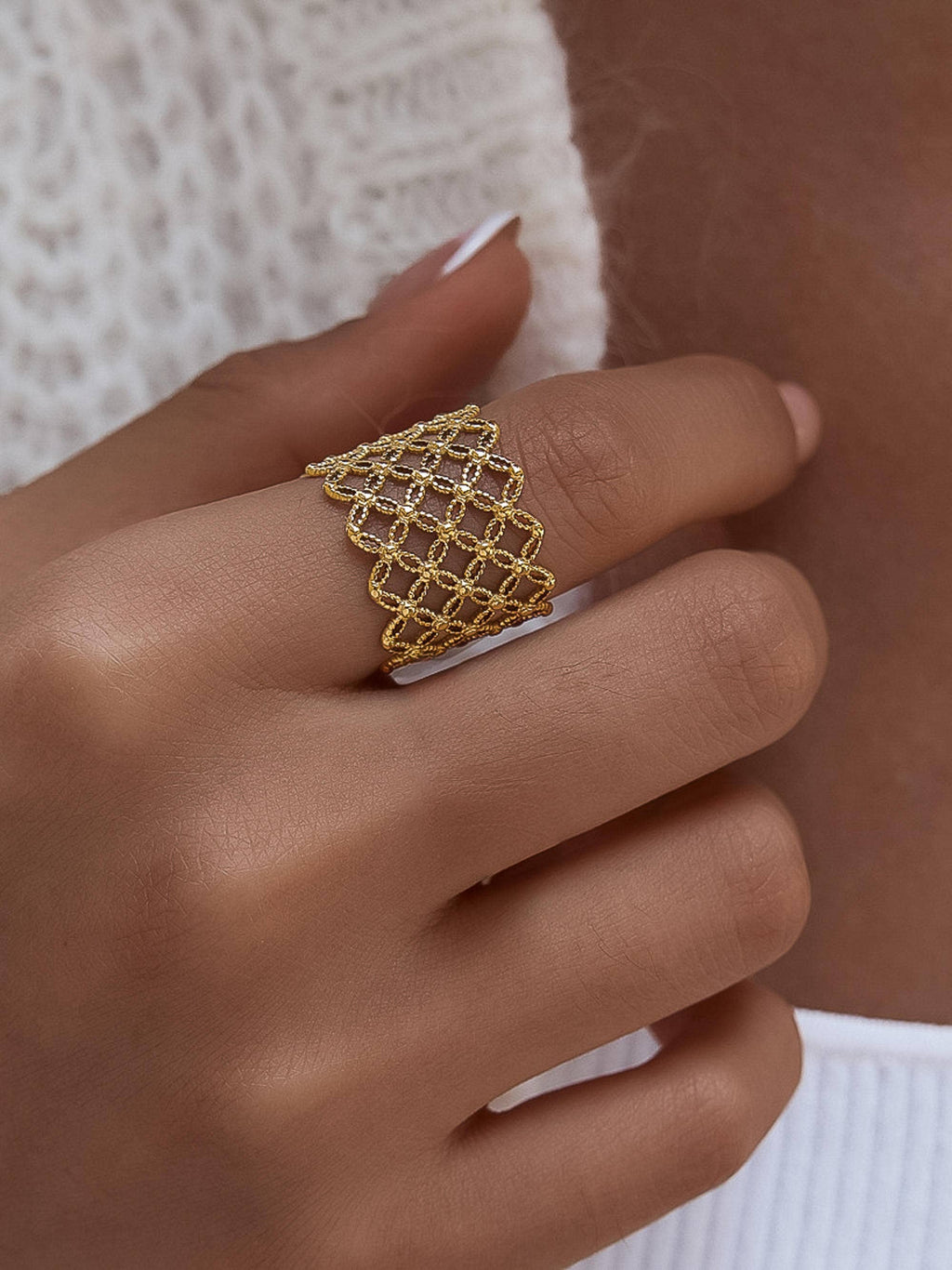 Alizée 18K Gold Non-Tarnish Lattice Statement Ring