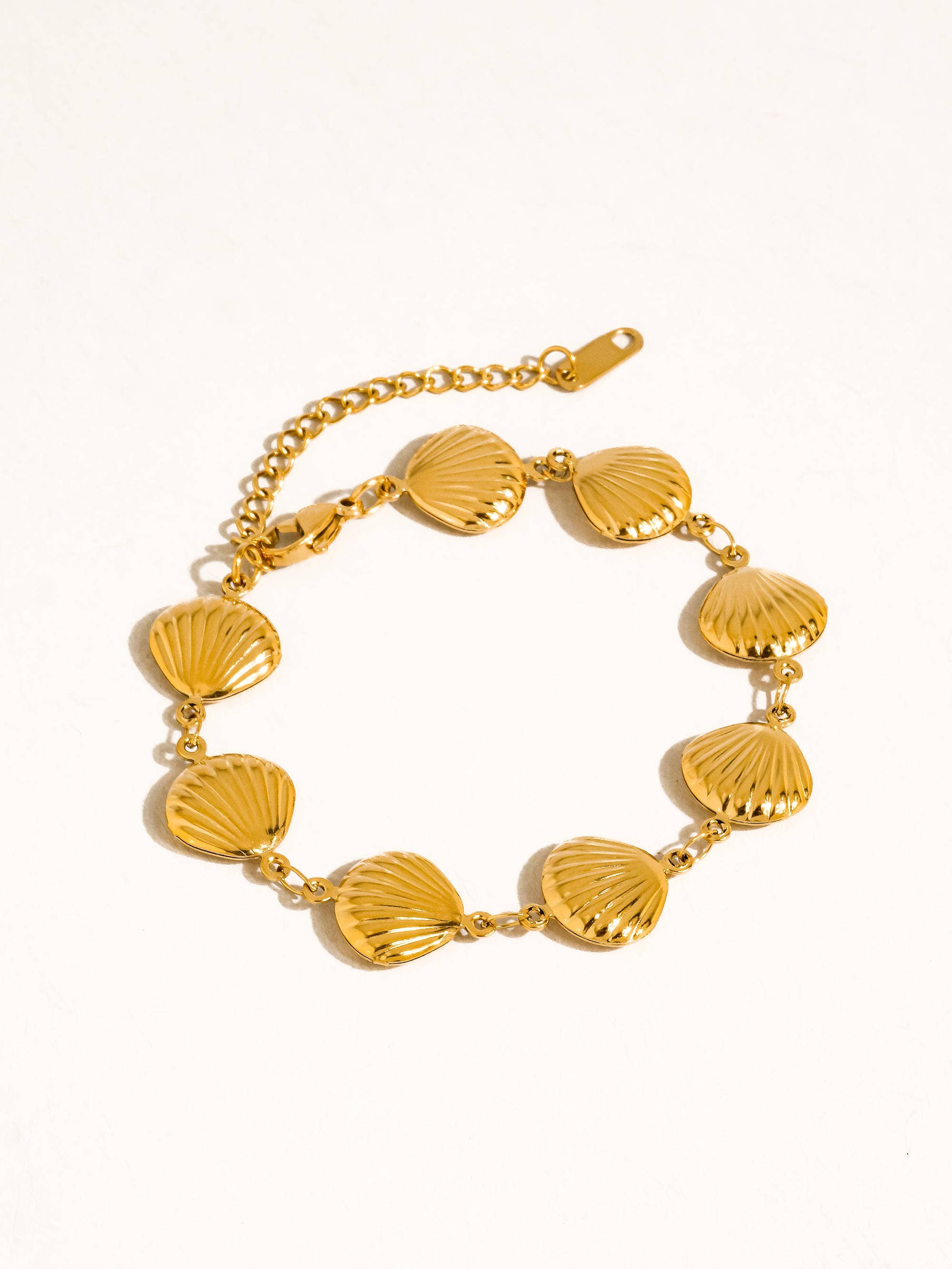 Citrina 18K Gold Non-Tarnish Seashell Charm Chain Bracelet