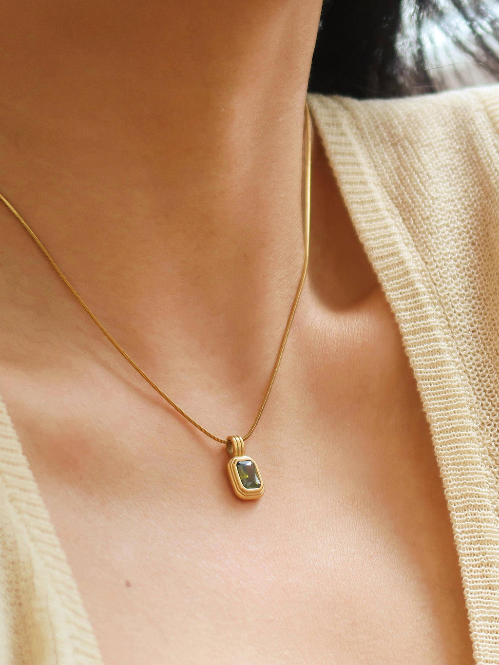 18K Green Square Stone Necklace