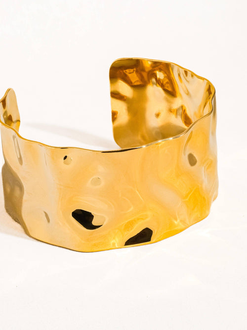 Collectique Baiser 18K Gold Non-Tarnish Glam Bold Bangle Bracelets Flânerie by MAIQ Yellow Gold Collectique Yellow Gold Flânerie by MAIQ Bracelets Baiser 18K Gold Non-Tarnish Glam Bold Bangle