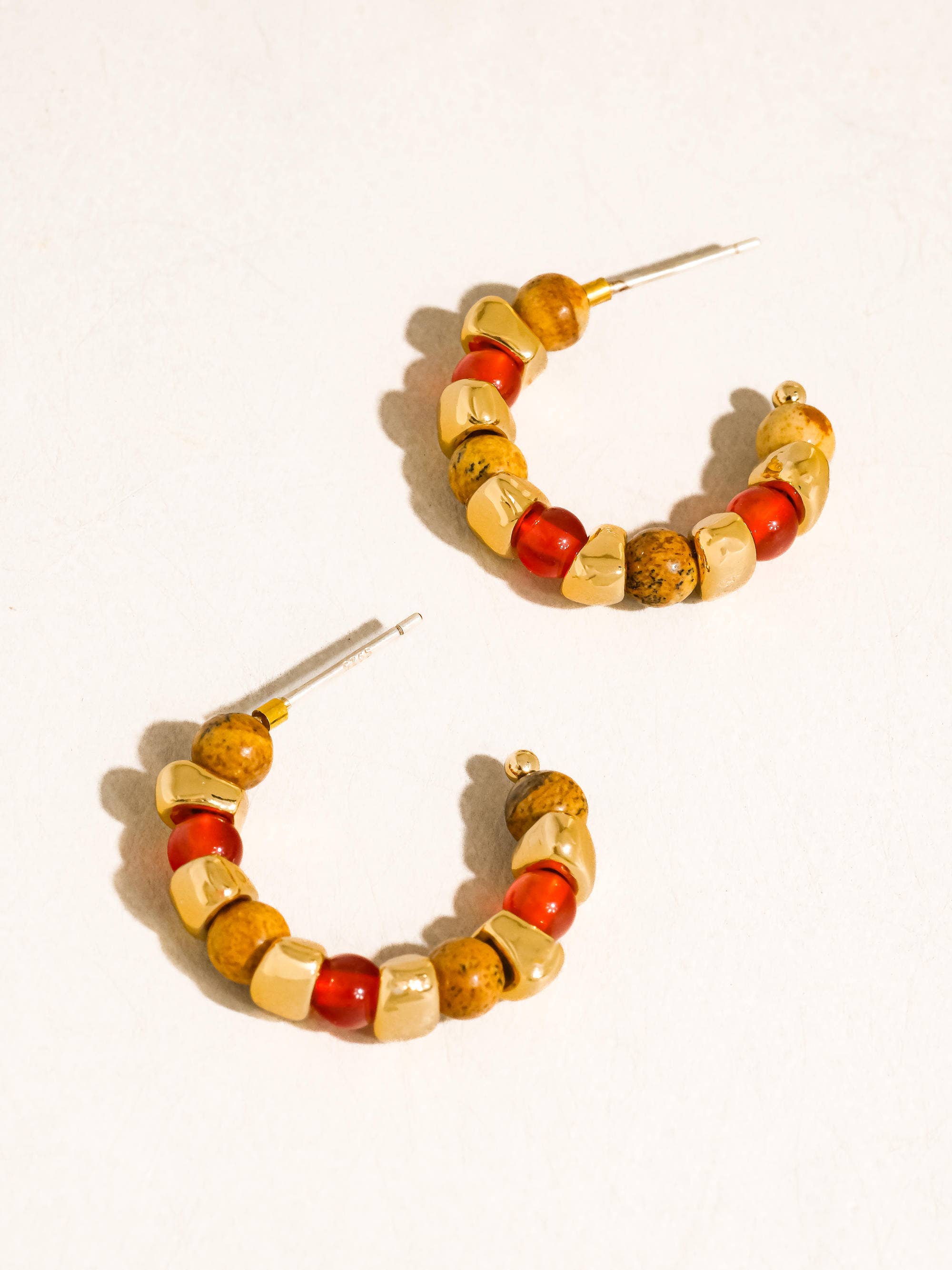 Collectique Noisette 18K Gold Boho Beaded Hoop Earrings Earring Flânerie by MAIQ Red Collectique Red Flânerie by MAIQ Earring Noisette 18K Gold Boho Beaded Hoop Earrings