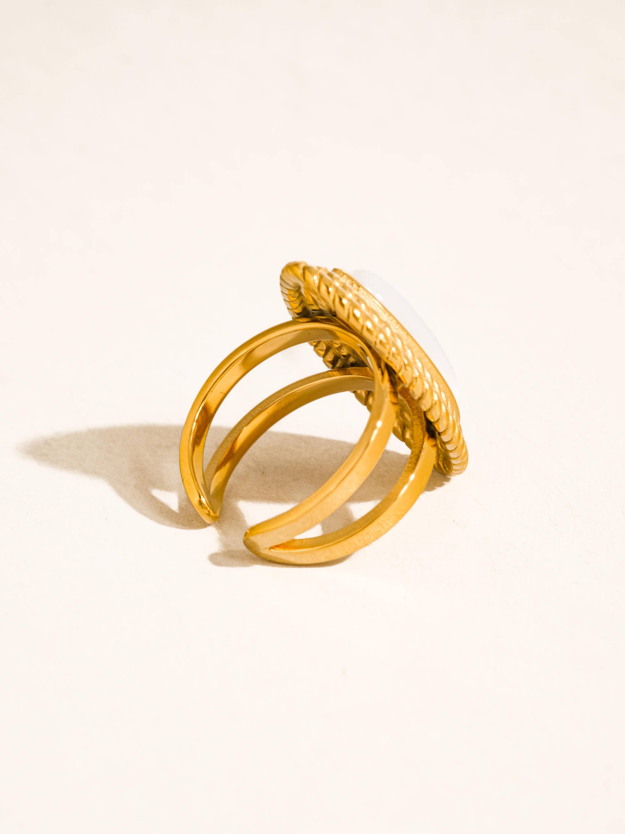 Charmelle 18K Gold Non-Tarnish Vintage Oval Stone Ring